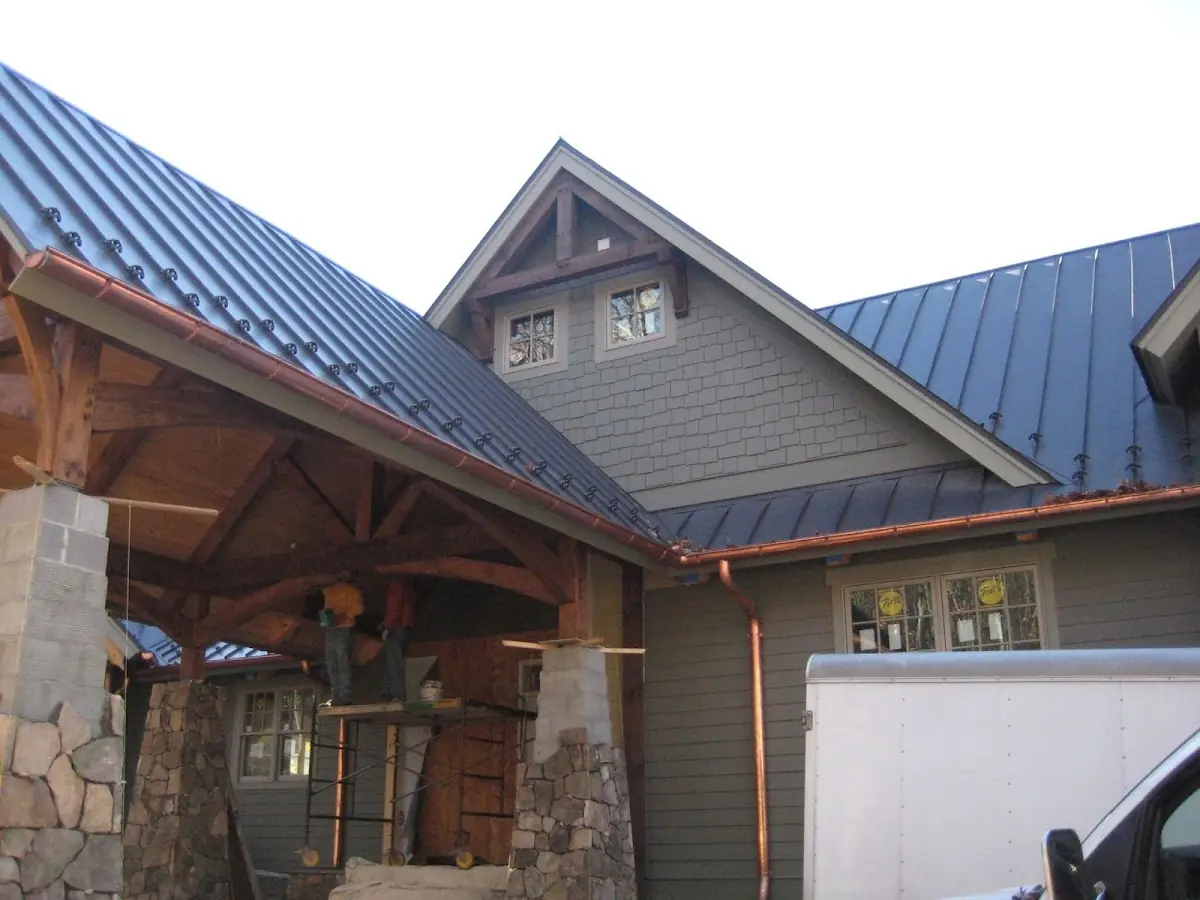 Craftsman Roofing team delivering quality roofing work in Mexico